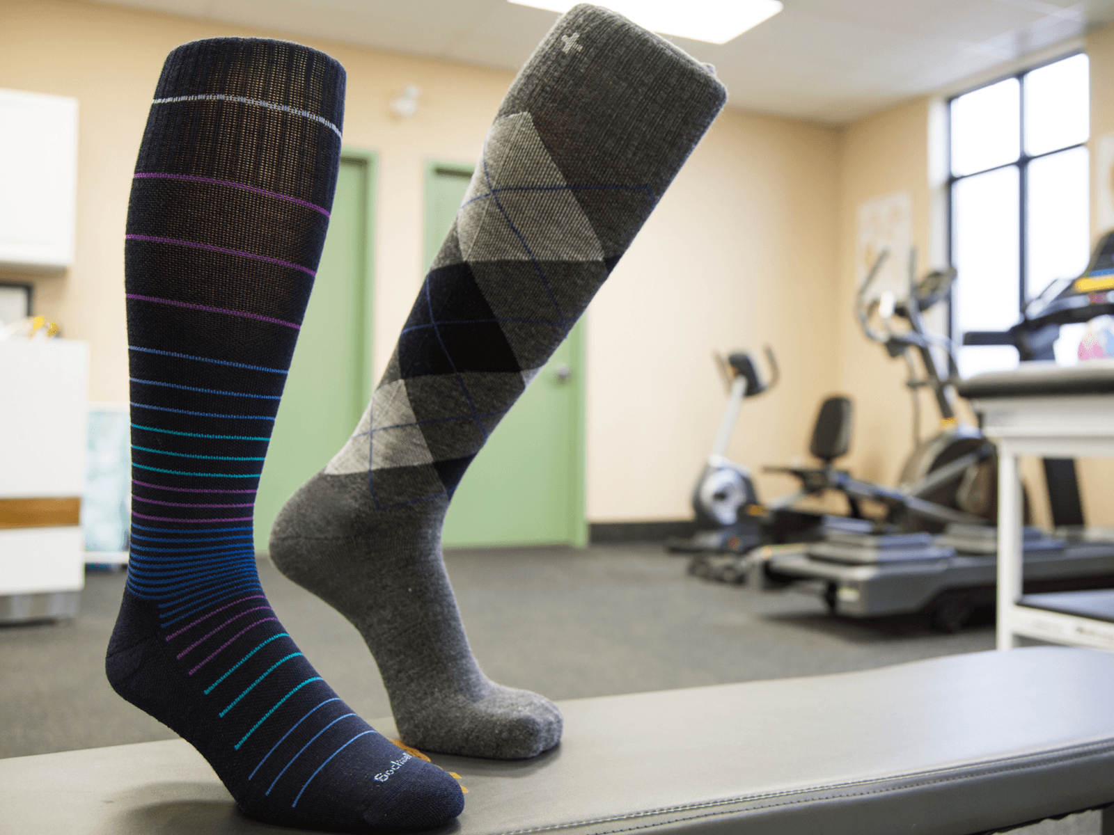 Compression Socks & Stockings in Toronto - Physiomobility